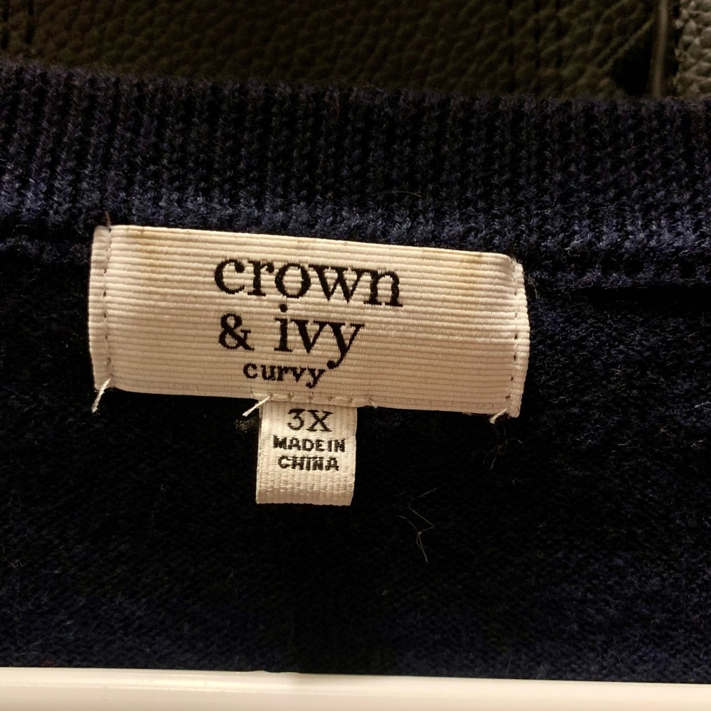 crown and ivy patriotic lightweight sweater. - Picture 2 of 10